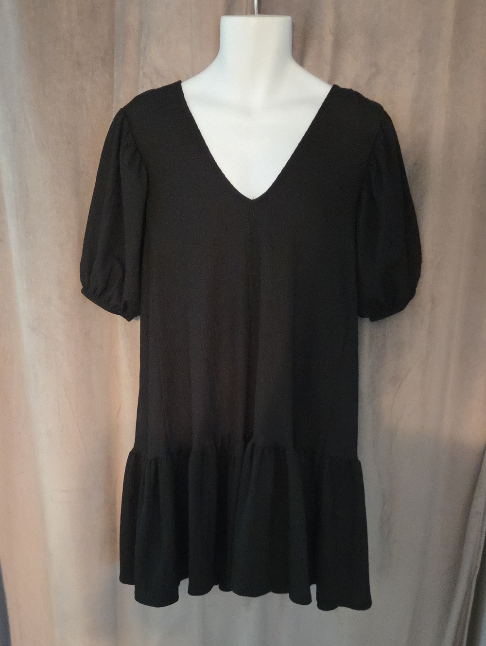 Black V-Neck Short Sleeve Ruffle Hem Dress